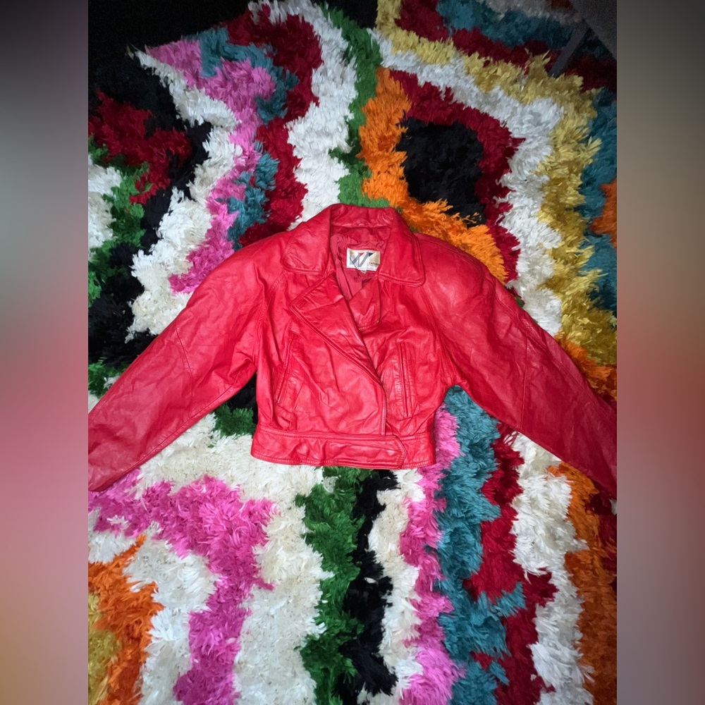 Vintage Wilson’s leather jacket. Size S.